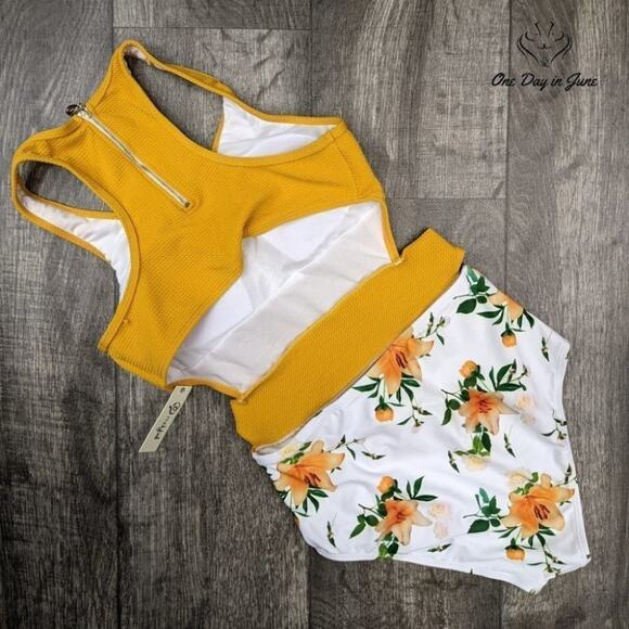 Molybell Floral Cut Out One Piece Size S - Picture 4 of 4